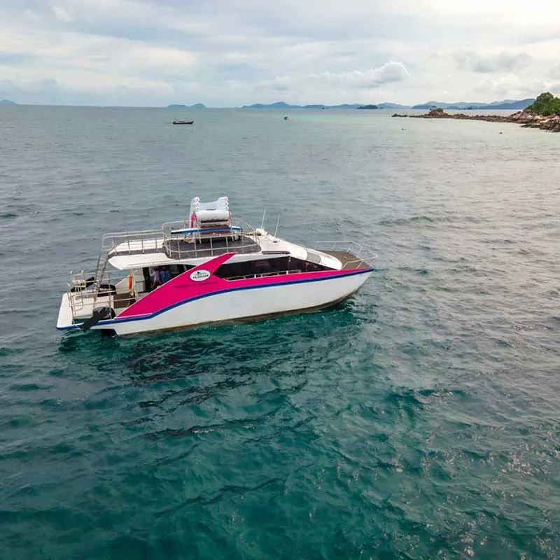 Phuket-Chalong-pier-premium-catamaran-tour-Phi-Phi-Island-4