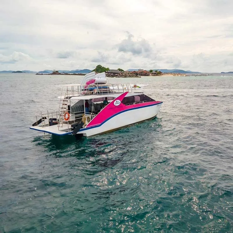 Phuket-Chalong-pier-premium-catamaran-tour-Phi-Phi-Island-5