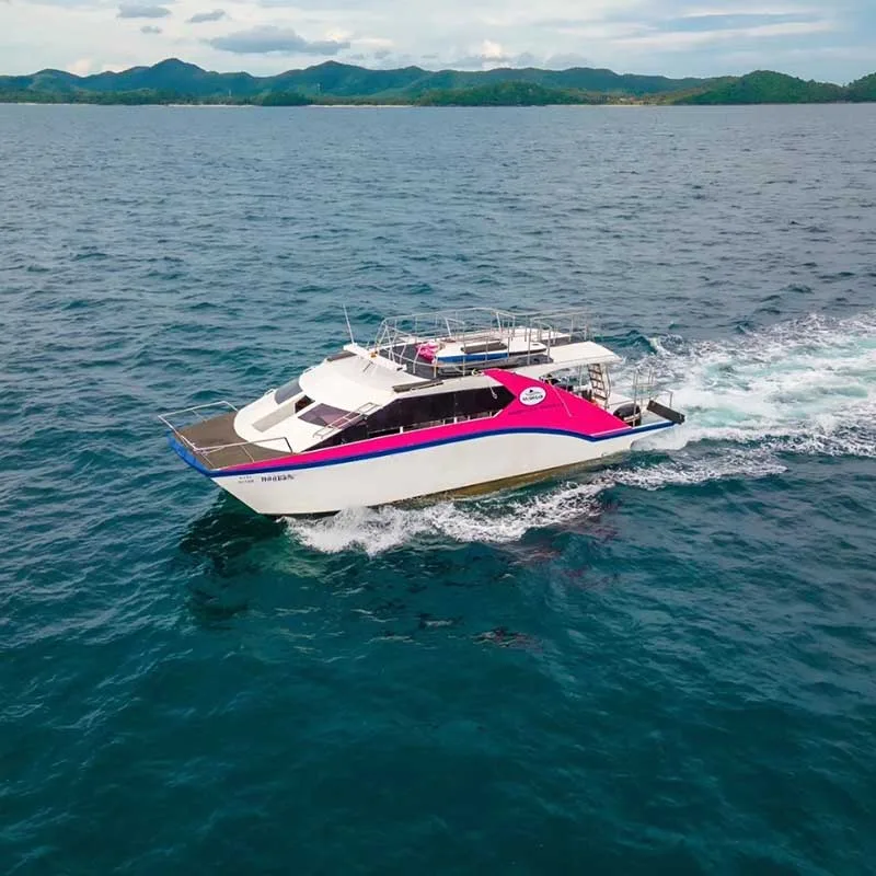Phuket-Chalong-pier-premium-catamaran-tour-Phi-Phi-Island-6