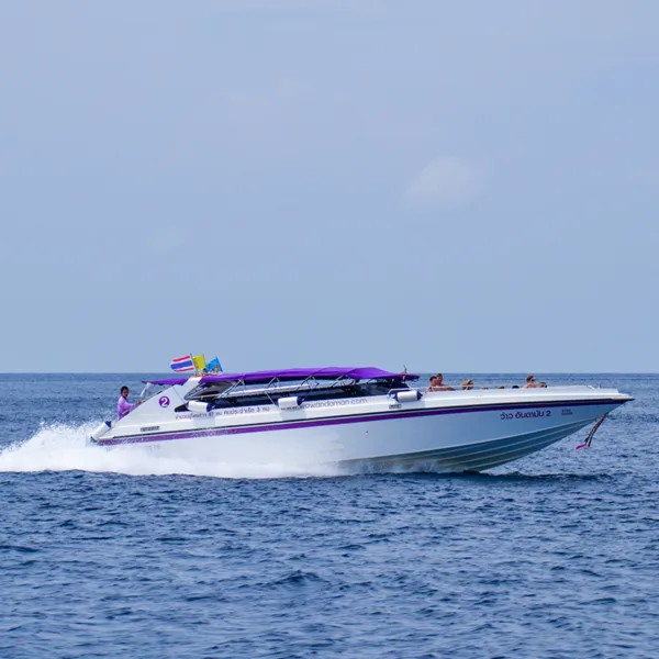 Phuket-Premium-Excursion-Speed-Boat-Phi-Phi-Bamboo-Islands