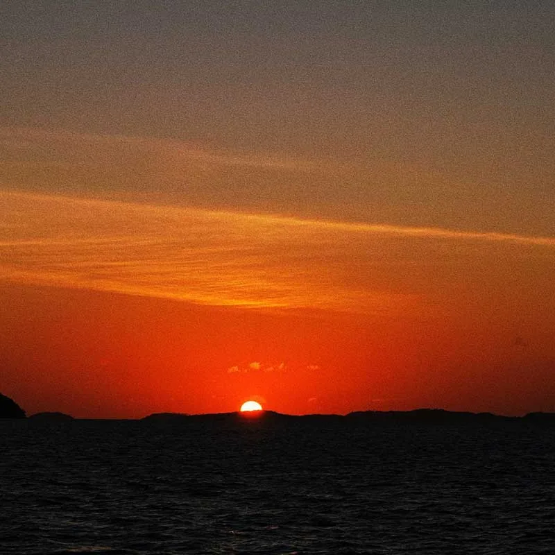 Premium-Catamaran-Day-Trip-Sunset-PhiPhi-Maya-Maiton-Island-10