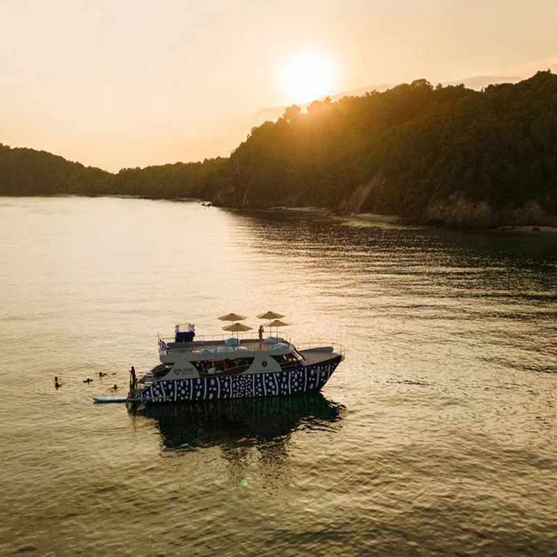 Premium-Catamaran-Day-Trip-Sunset-PhiPhi-Maya-Maiton-Island-18