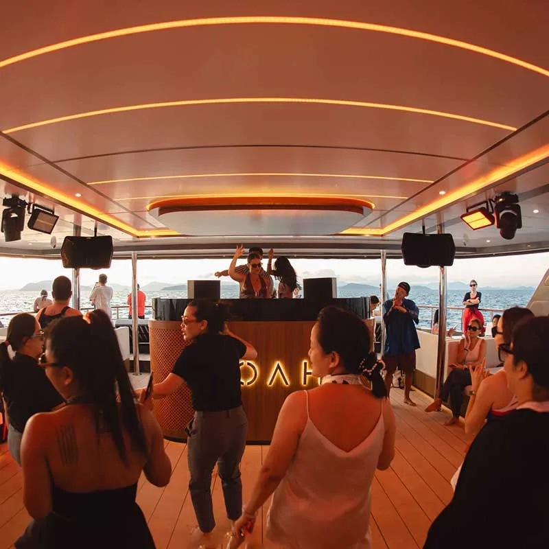 Luxury-Power-Yacht-Catamaran-Phi-Phi-Maya-Maiton-Sunset-15 Luxury-Power-Yacht-Catamaran-Phi-Phi-Maya-Maiton-Sunset-15