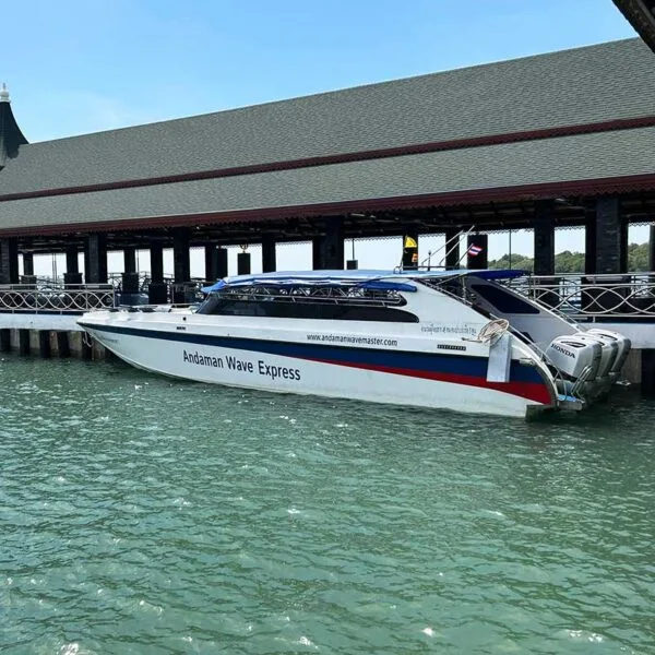 Speedboat-Transfer-Krabi-Klong-Jilad-to-Phi-Phi-Island-2