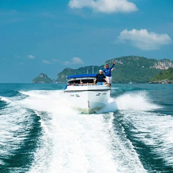 Koh-Samui-Private-Speedboat-Dolphin-Pig-Island-2