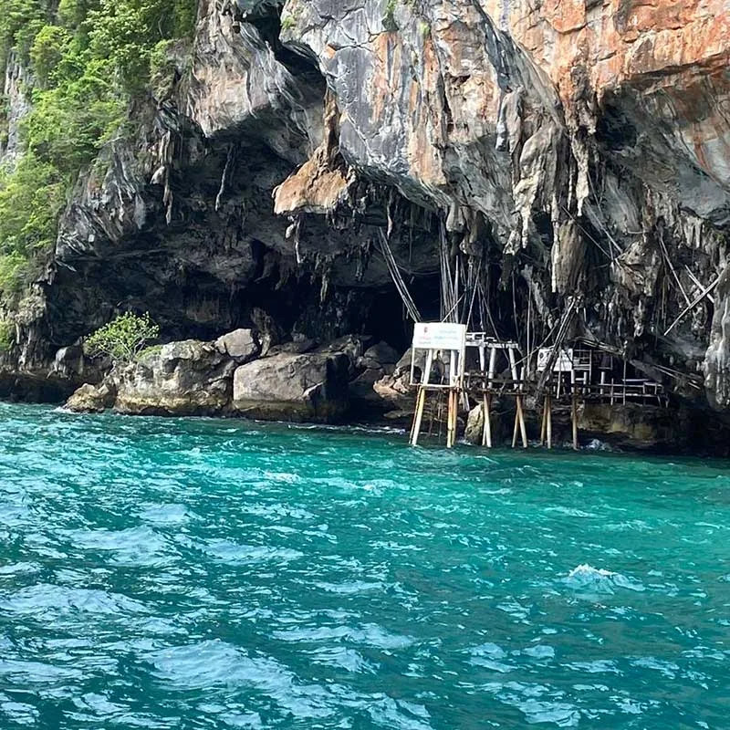 Phuket-Premium-Service-Phi-Phi-Maya-Khai-Island-by-Speedboat-5