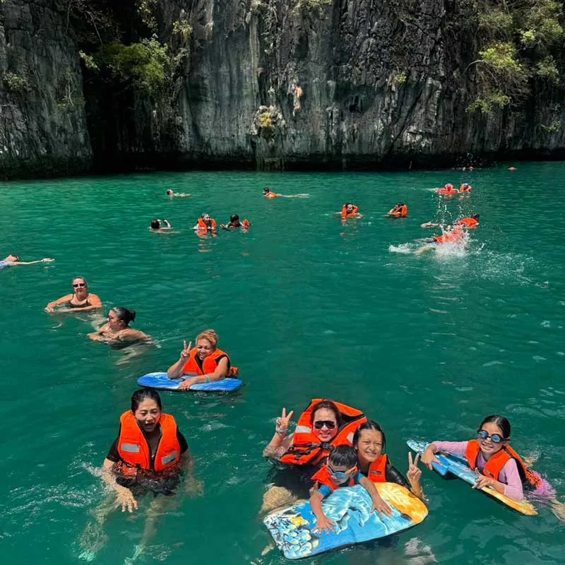 Phuket-Premium-Service-Phi-Phi-Maya-Khai-Island-by-Speedboat-8