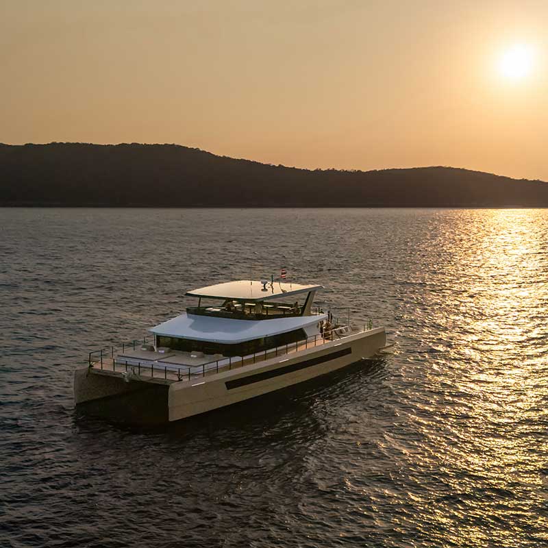 Sunset-James-Bond-Hong-Island-Canoe-Luxury-Yacht-Catamaran-3 Sunset-James-Bond-Hong-Island-Canoe-Luxury-Yacht-Catamaran-3