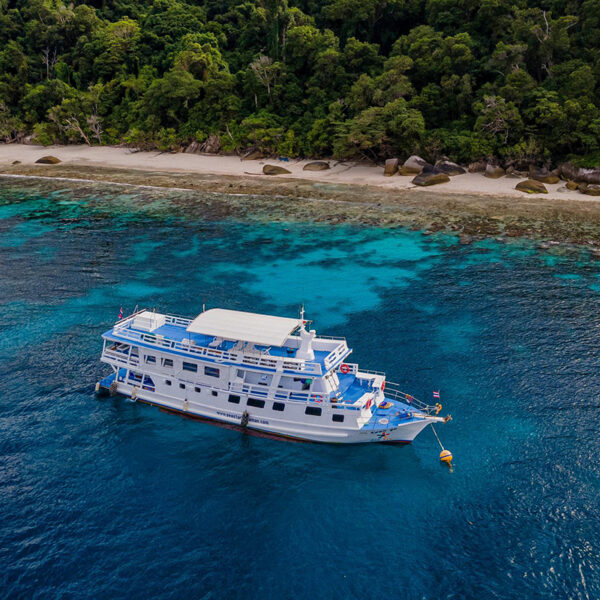 Khao-Lak-to-Similan-Islands-Liveaboard-2D1N-Overnight-Diving
